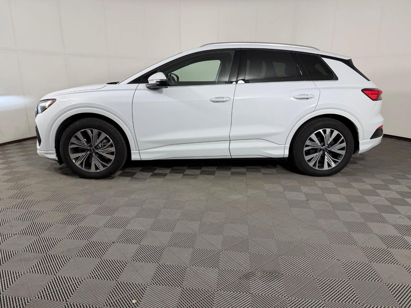 audi q4 e-tron 2025 WA1B5BFZ3SP056143 image audi q4 e-tron 2025 WA1B5BFZ3SP056143 image